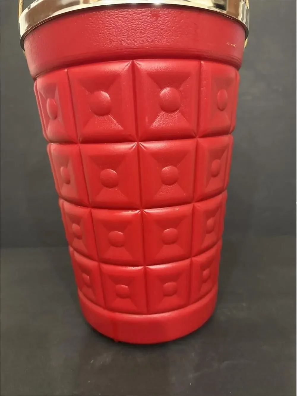 N/A must alike bucket