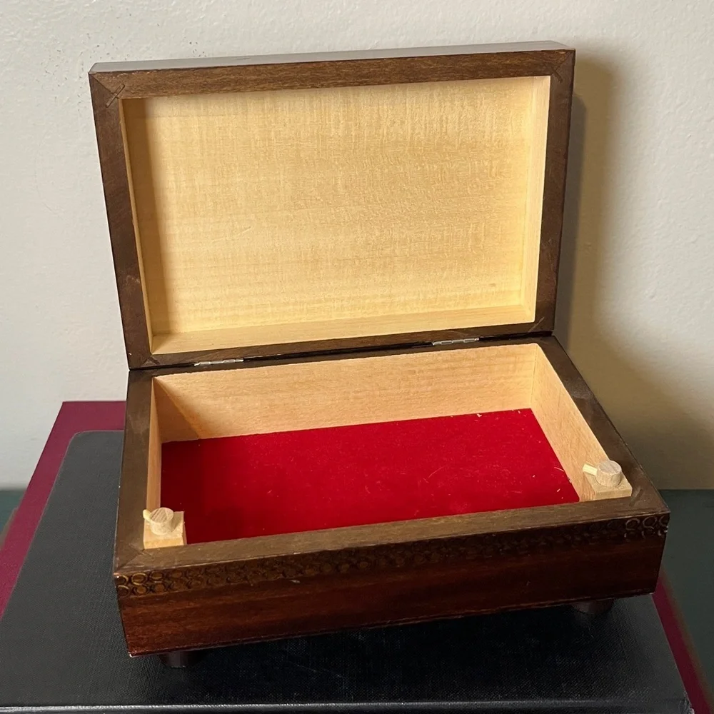 Enchanted world boxes