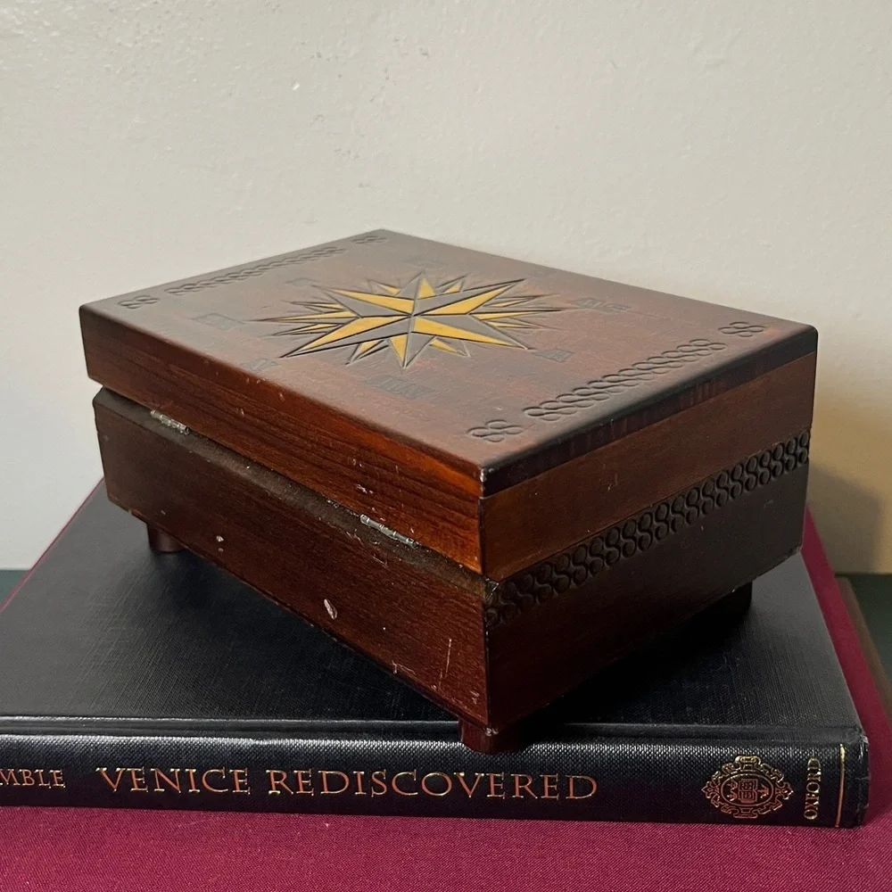 Enchanted world boxes