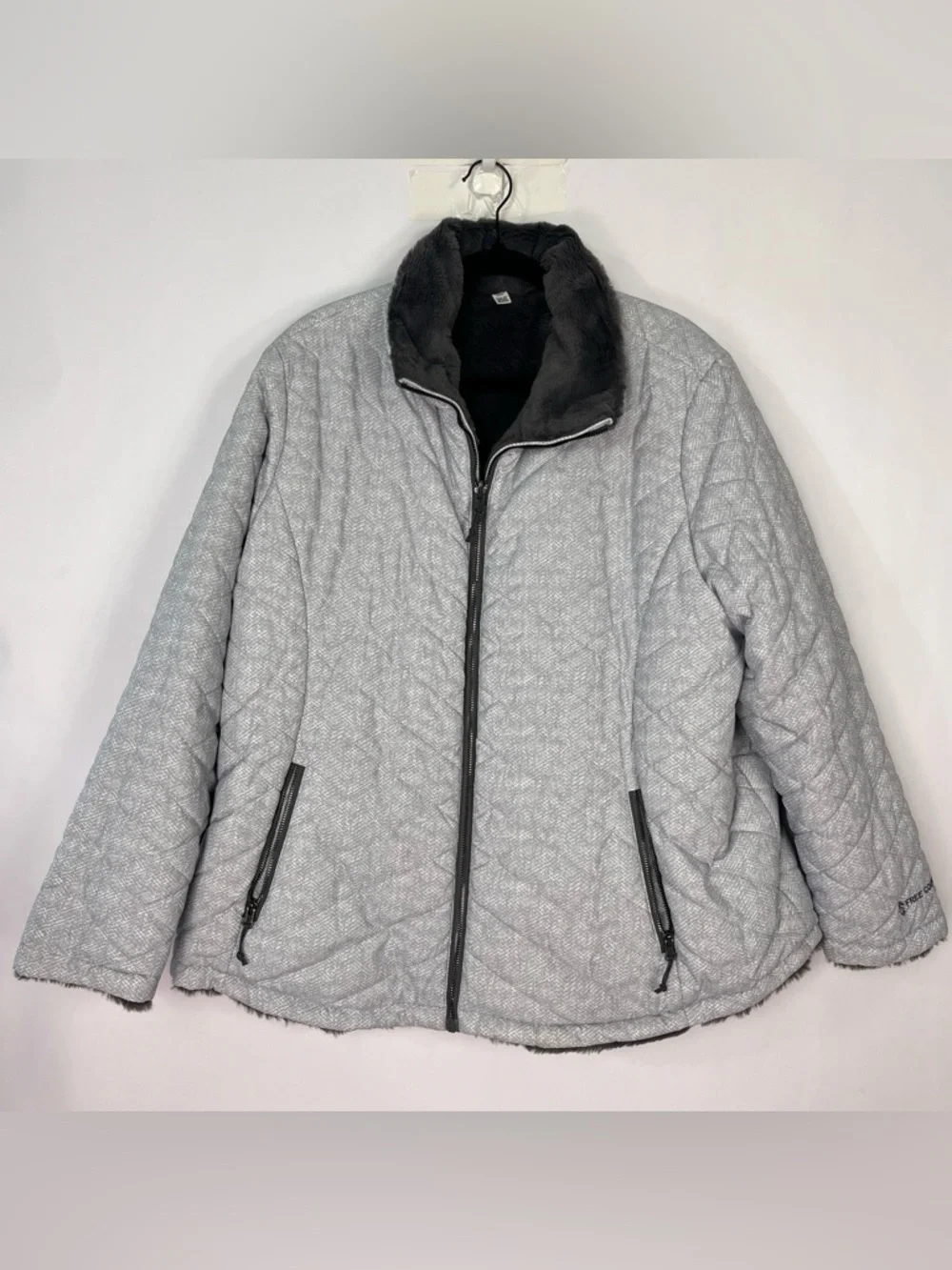 Women’s Grey Quilted Puffer Jacket coat fully lined fits like Extra large XL