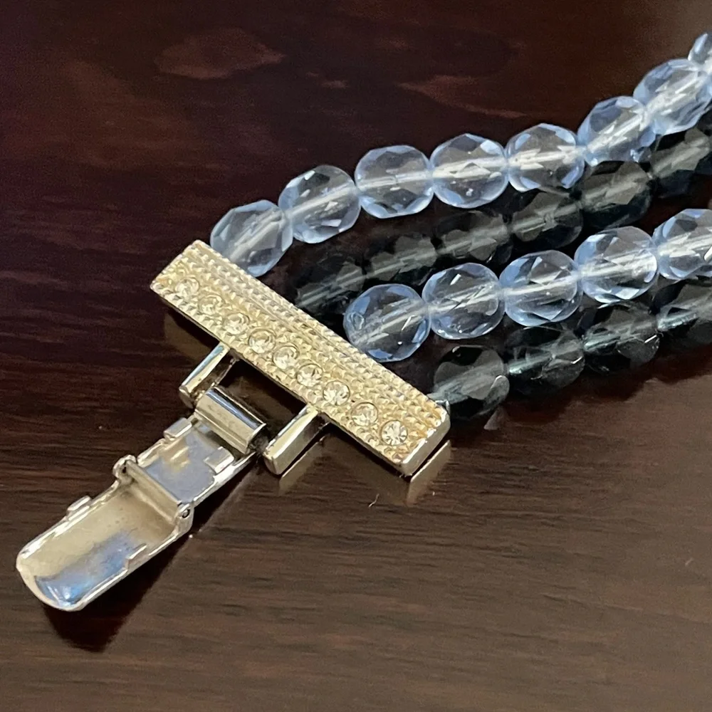 Napier (signed) matching clasp bracelet & pierced earrings set silver tone blue