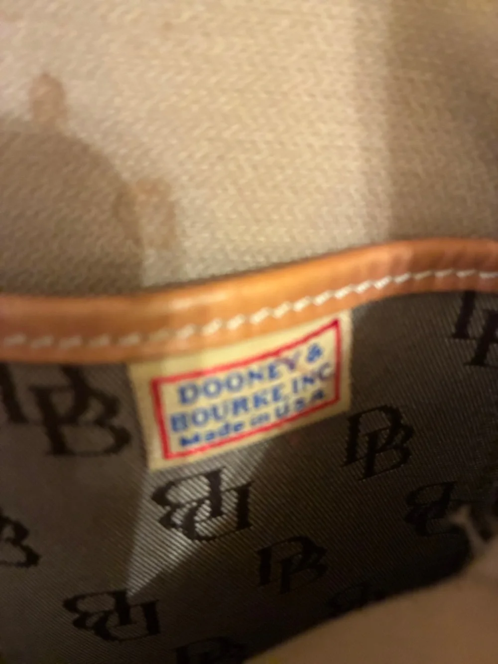 Dooney & Bourke signature db