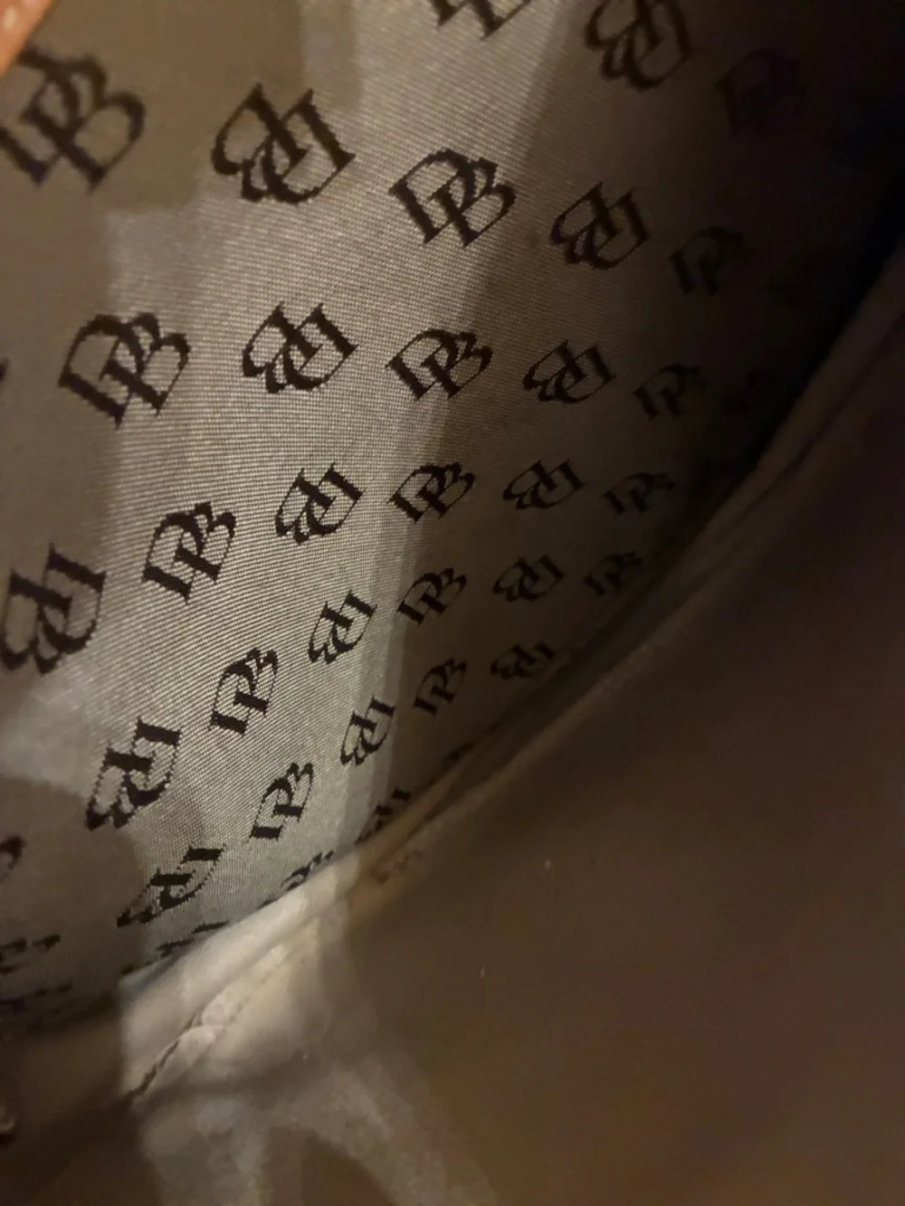 Dooney & Bourke signature db