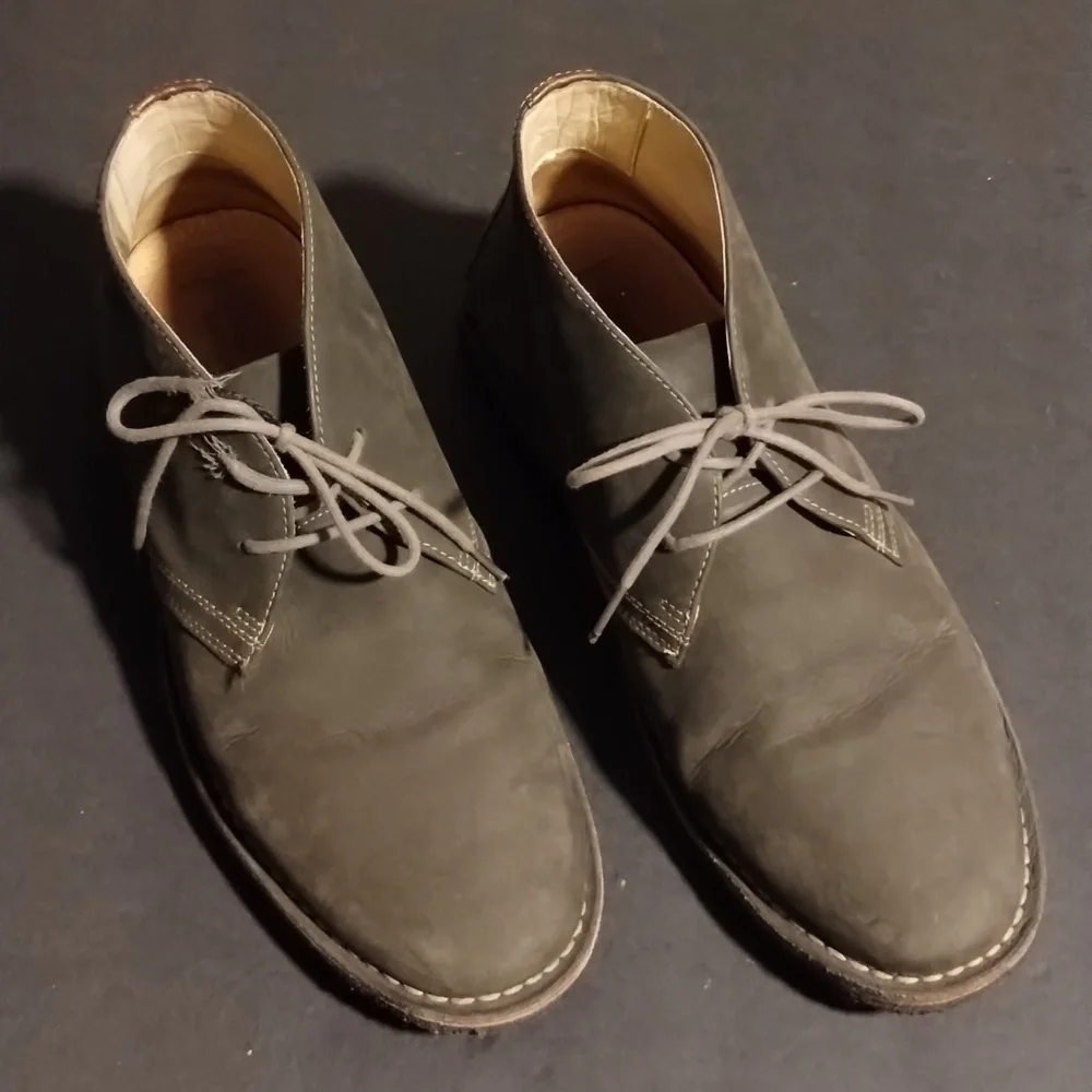 Murphy Donnelson Sheepskin men's gray Suede Chukka Boot Sz 9 Good condition