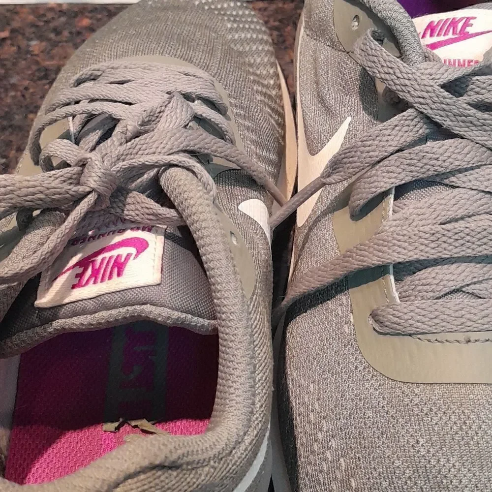 Nike Md Runner 2 Shoes...Size 8.5