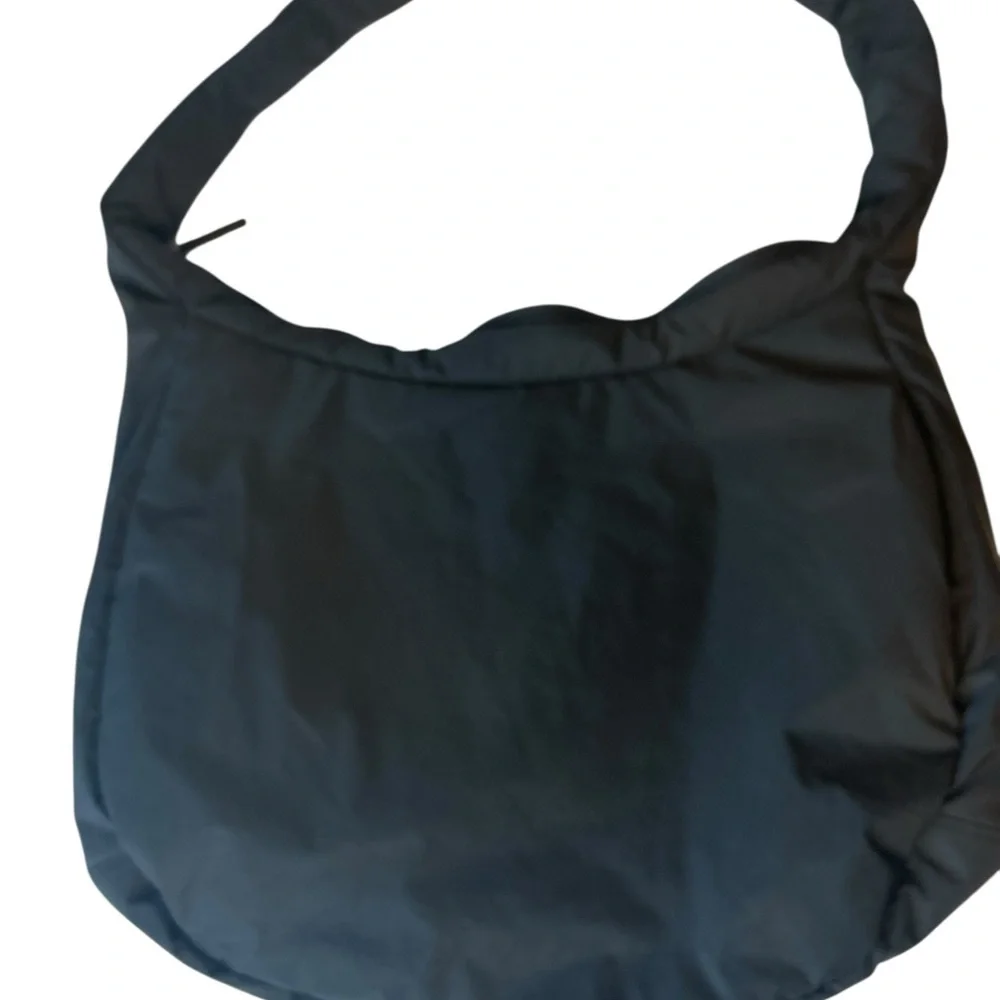 Athleta wide nylon features