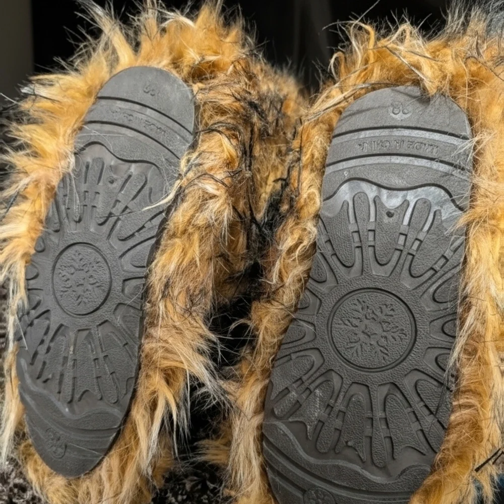 Source Unknown size 38