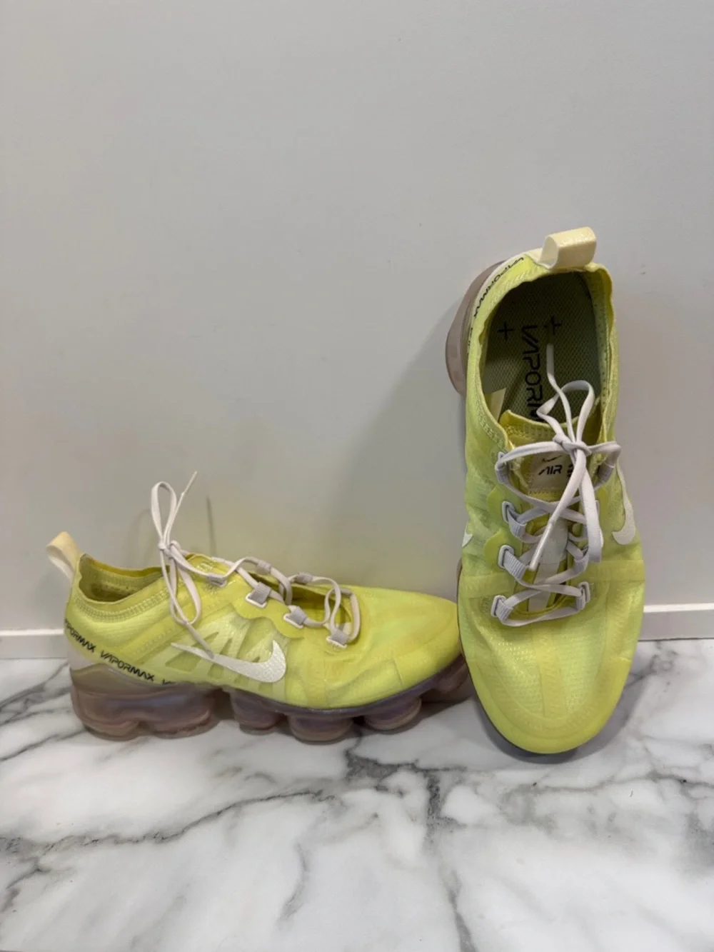 Nike Air VaporMax 2019 lime green SE women's sneakers size 7