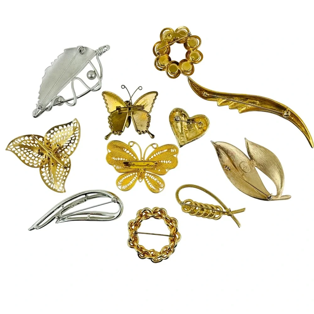 N/A gold accented