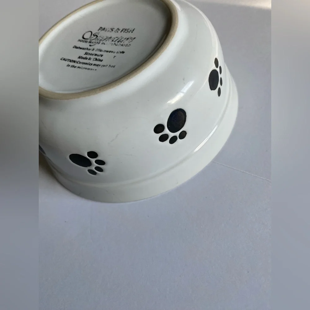 Signature Housewares white black