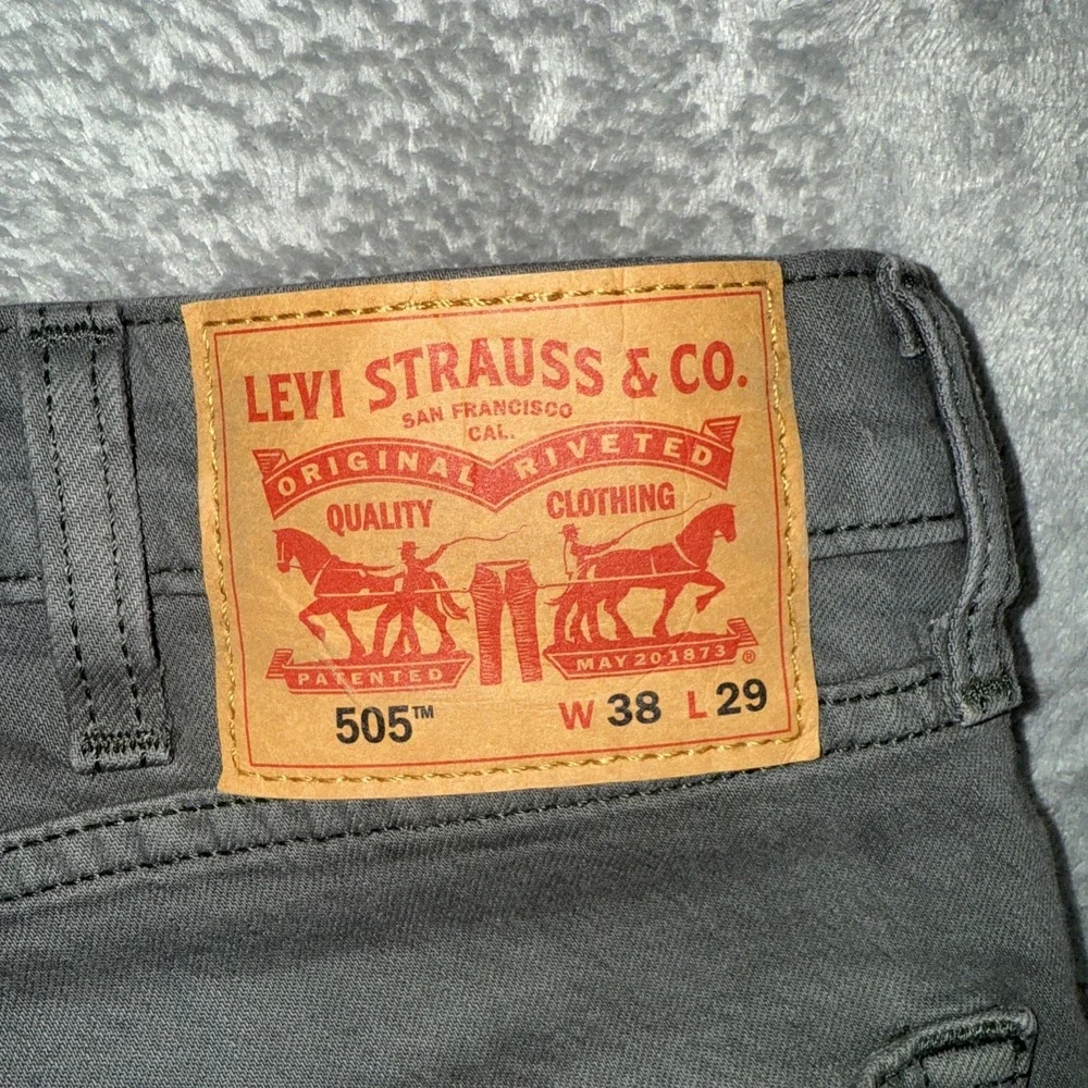 Levis these levi