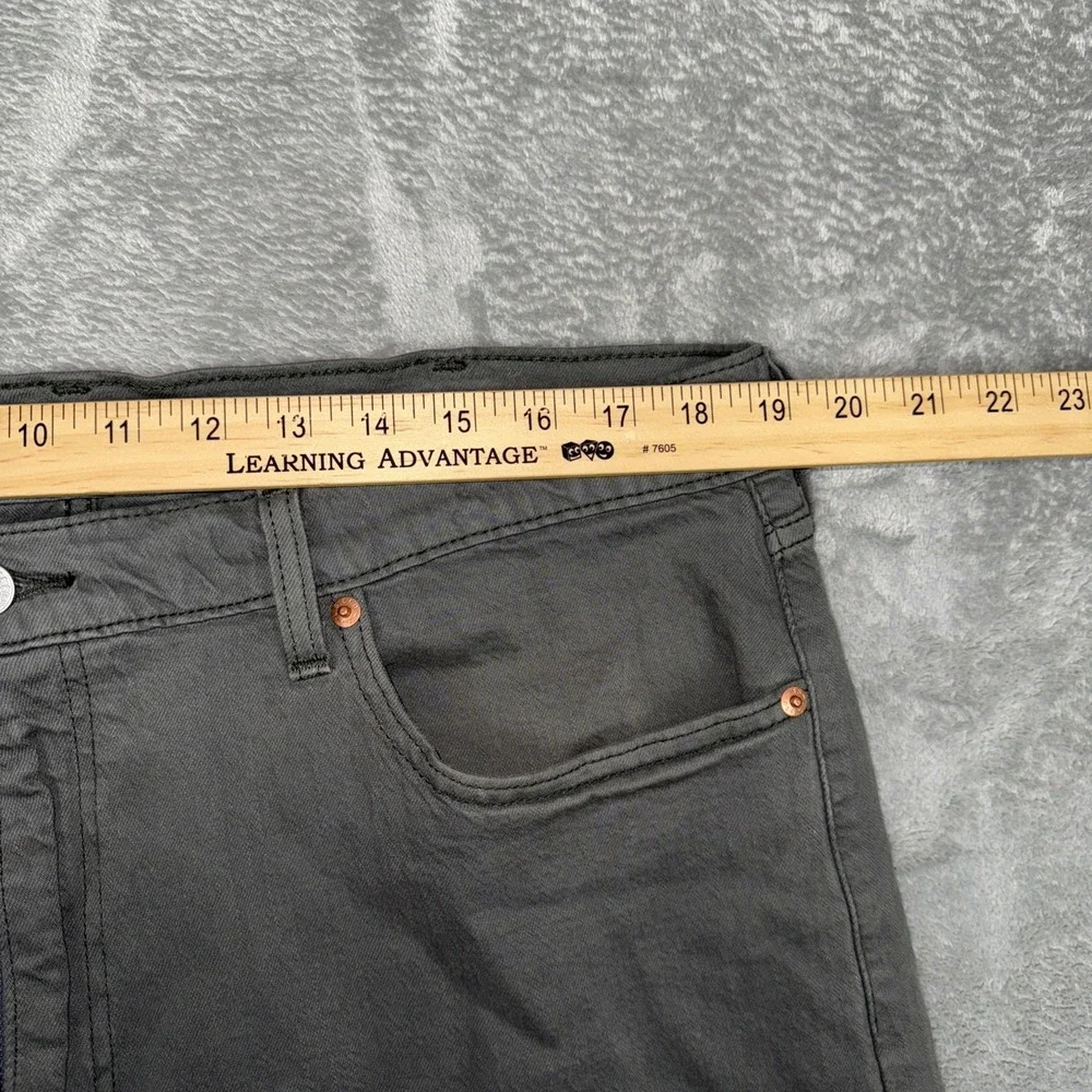 Levis these levi