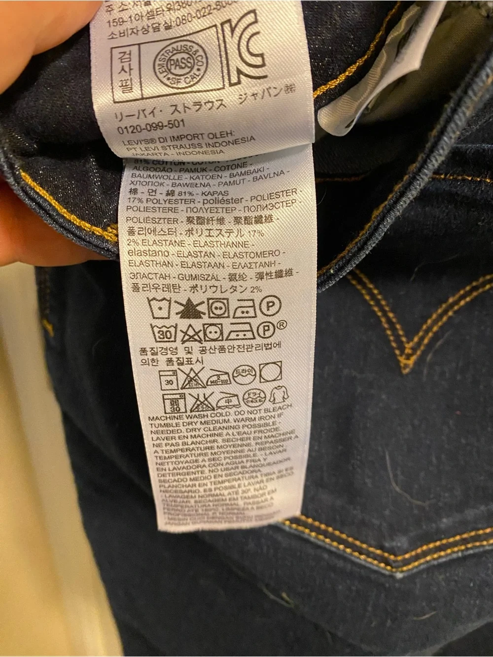 Levis up auction