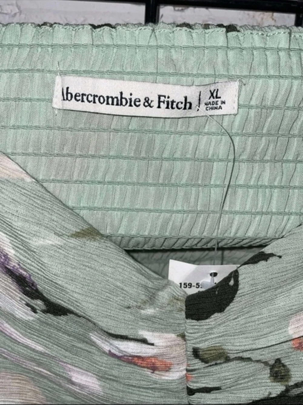 Abercrombie & Fitch flowy mint