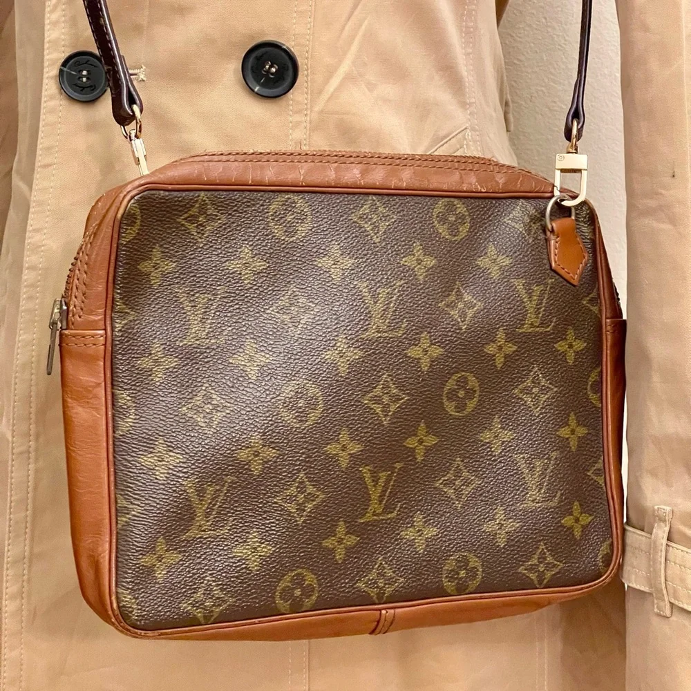 Louis Vuitton Monogram Vintage Saxpo Bag Pouch Clutch Crossbody