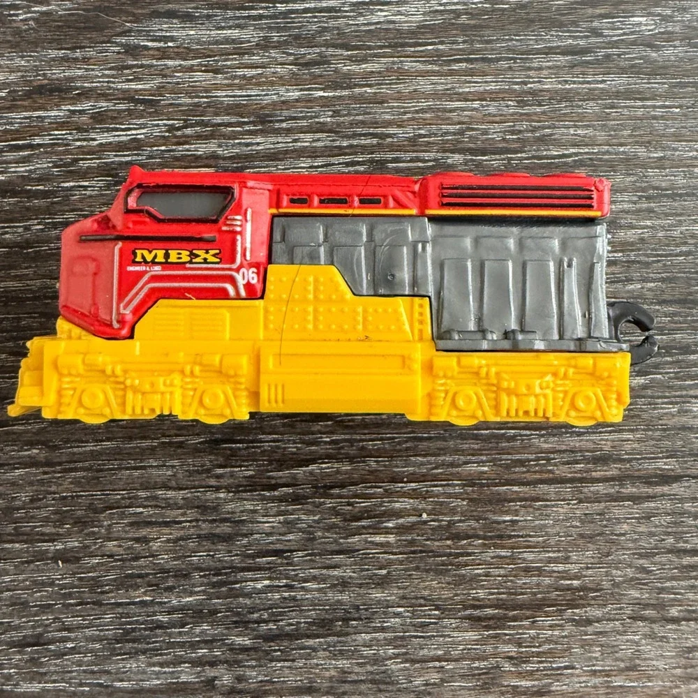 Matchbox MBX Heavy Freighter‎ Train Engine Diecast Red Yellow 2015 Collectible