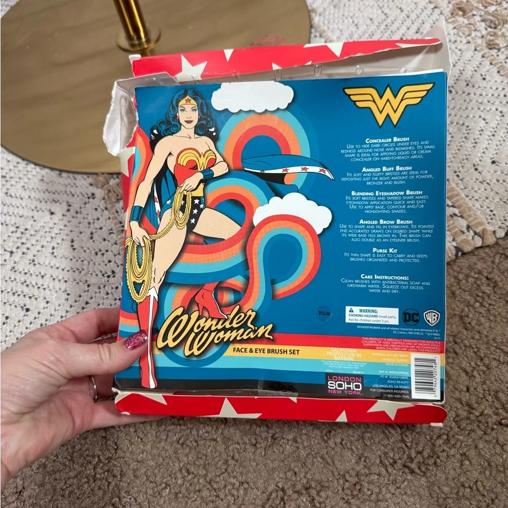 Warner Bros. Wonder Woman Face & Eye Brush Set Makeup Set
