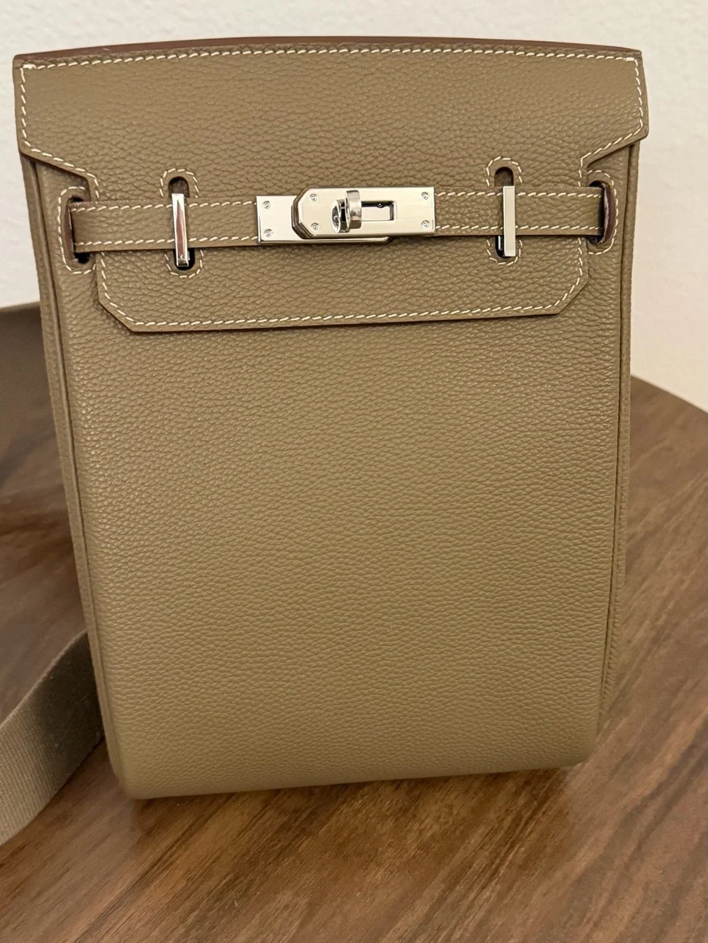 N/A sleek taupe