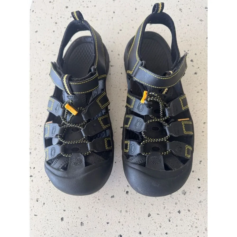 Keen men’s black