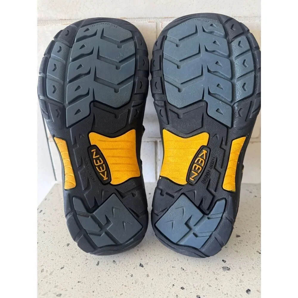 Keen men’s black