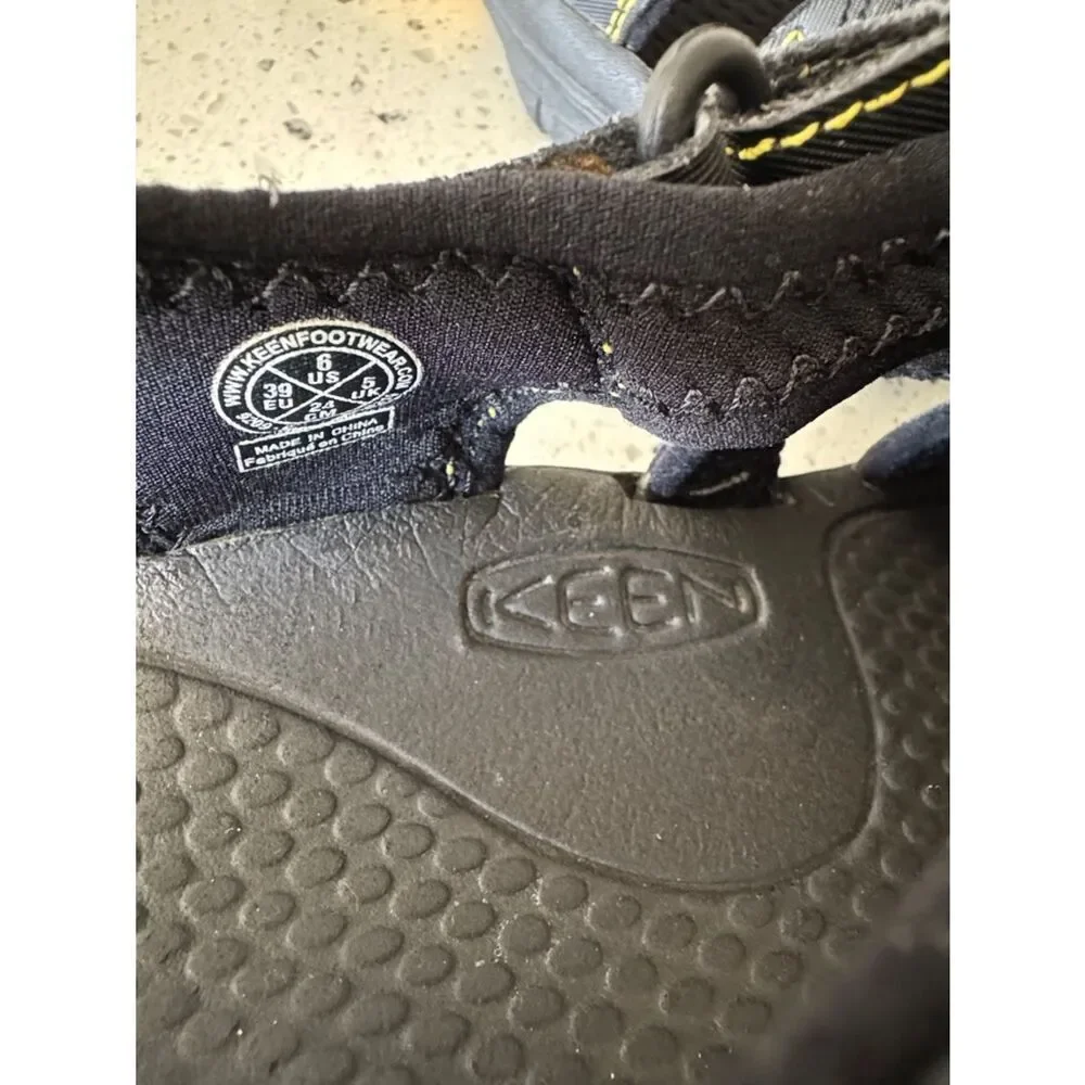 Keen men’s black