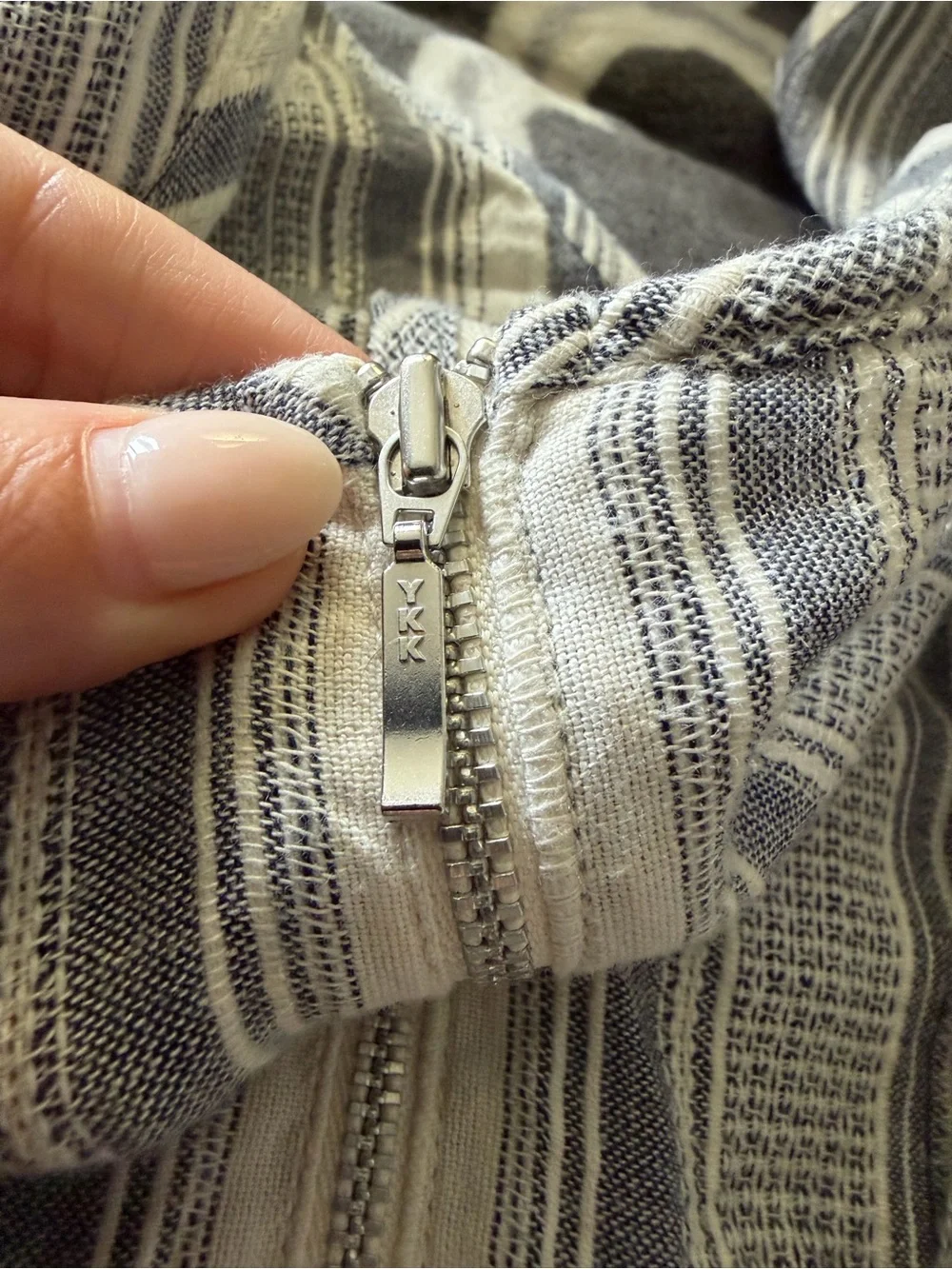 Jessica Simpson short maternity modern