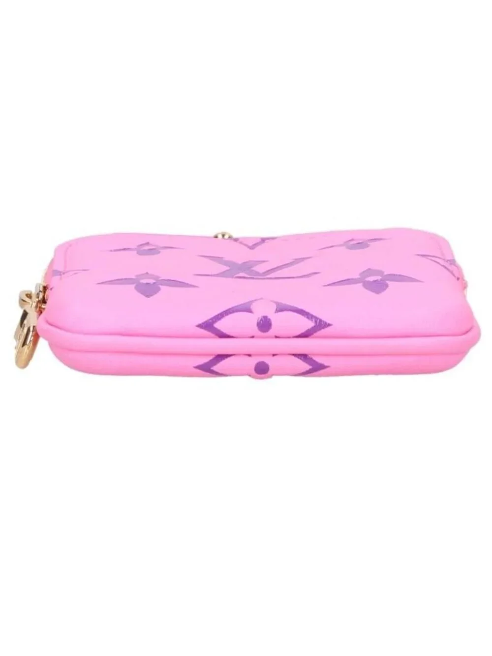 Louis Vuitton features ribbon motifs