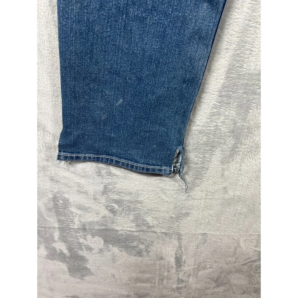 True Religion flaws this