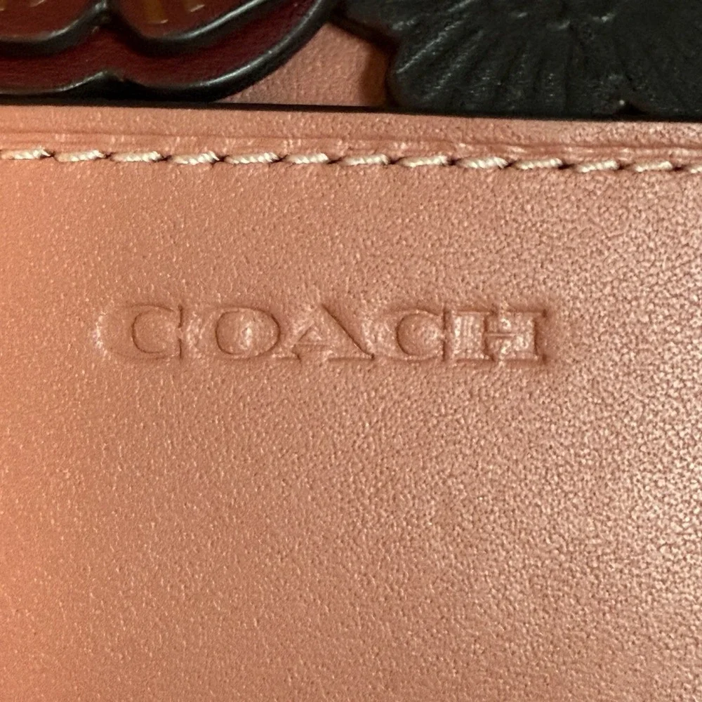 COACH 1941 Tea Rose Pink Leather 3D Floral Appliqué Wristlet Clutch Bag Purse