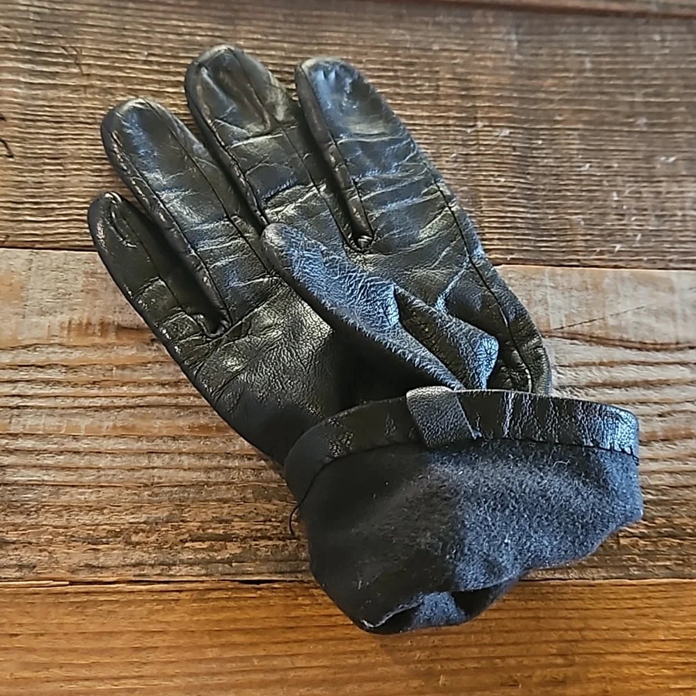Black Leather lined gloves - Small