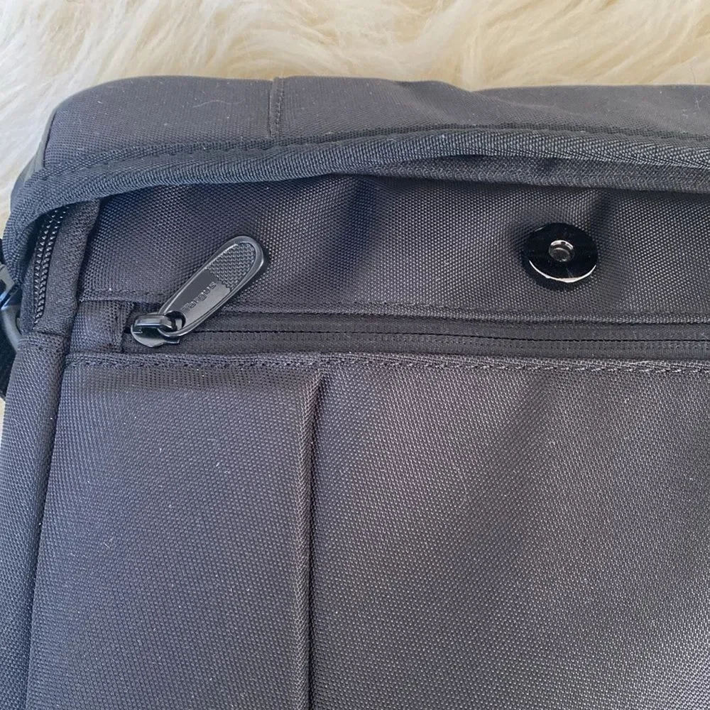 Unbranded like slipcase pockets