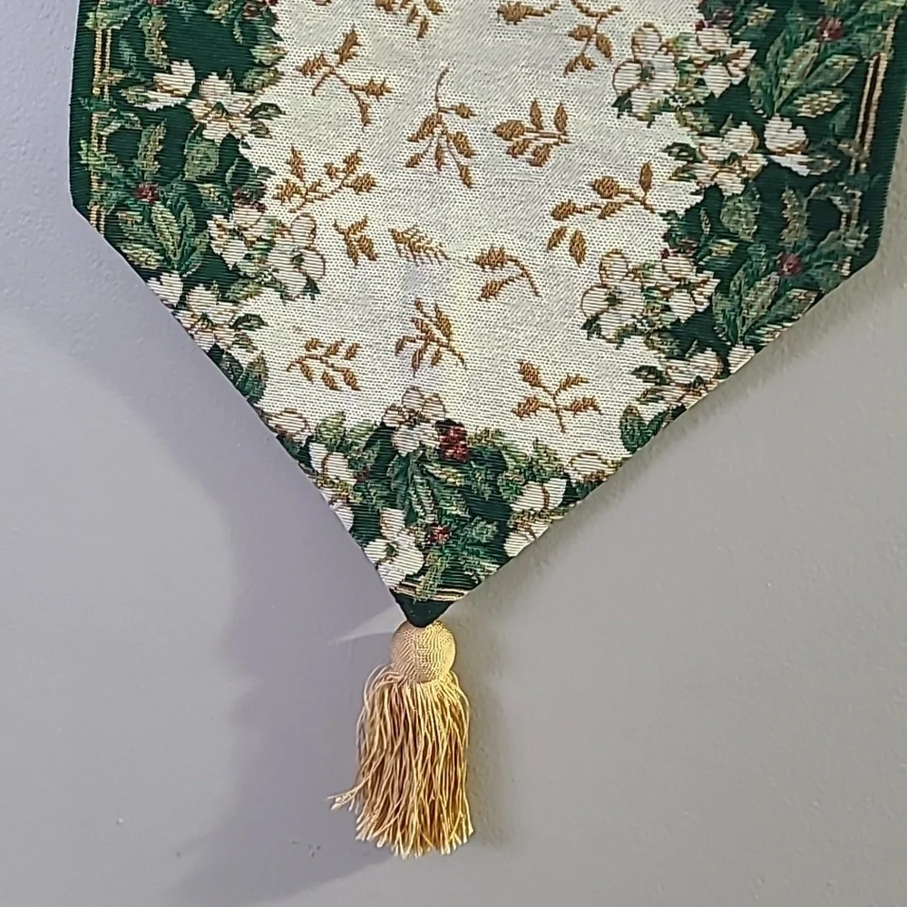 Beautiful HOLIDAY TAPESTRY DOOR HANGING DECOR‎