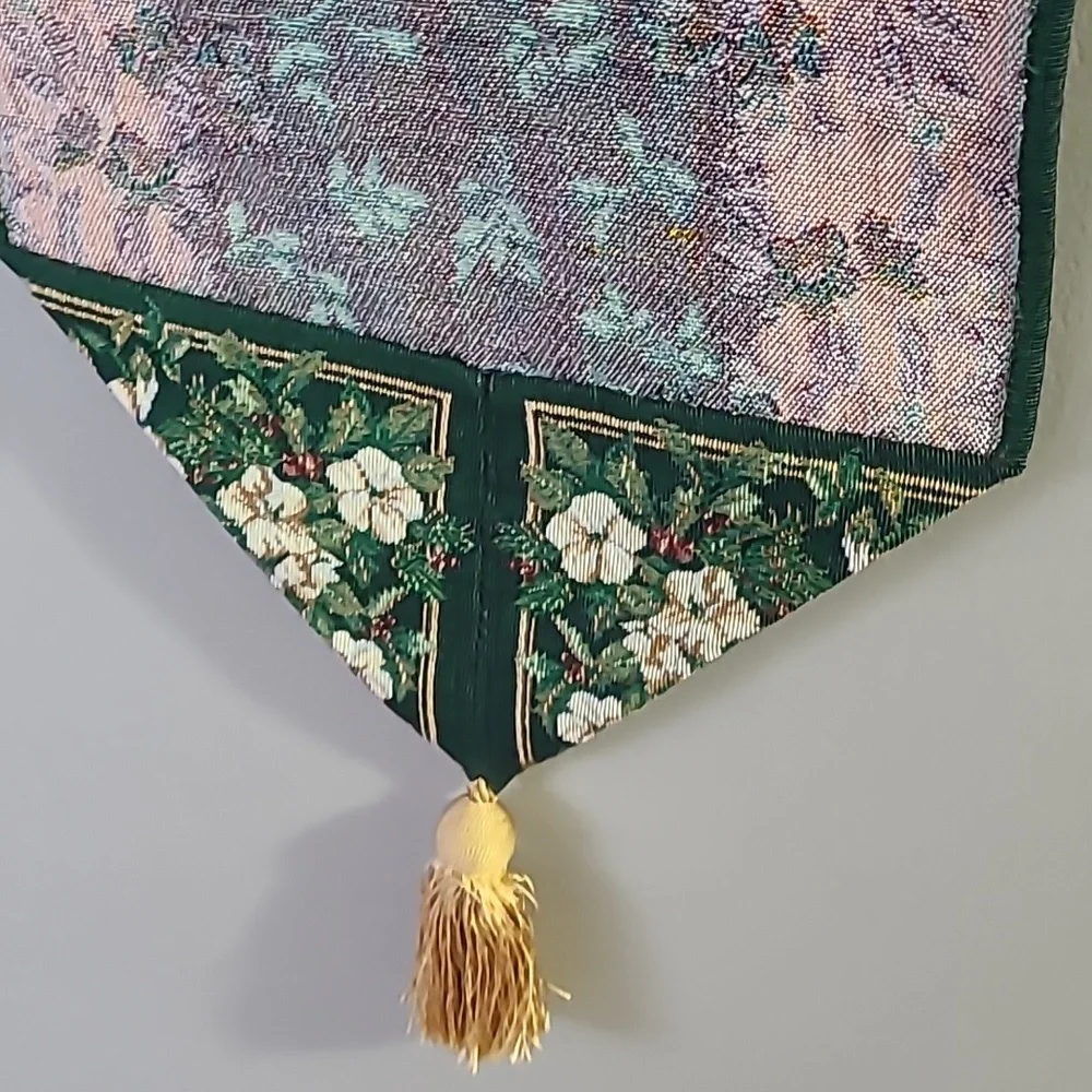Beautiful HOLIDAY TAPESTRY DOOR HANGING DECOR‎