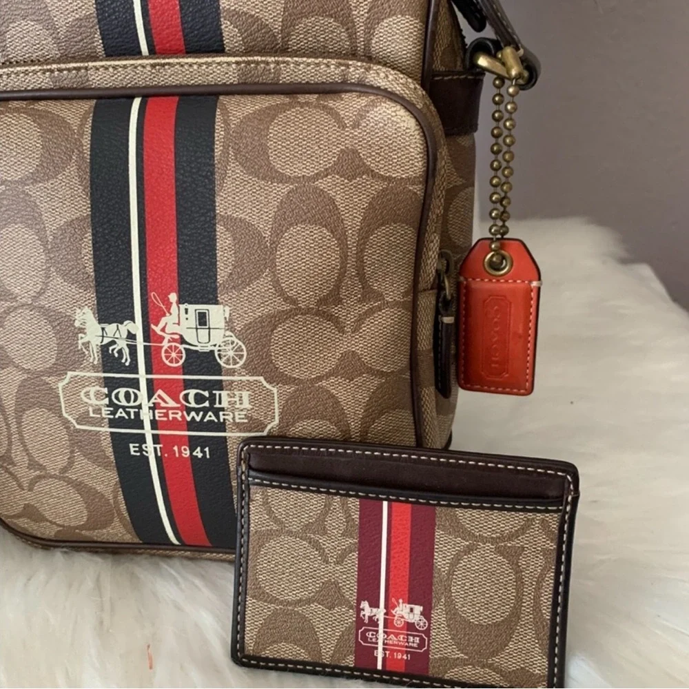 Coach elegant messenger