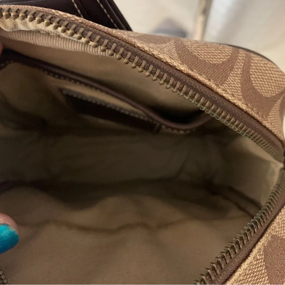 Coach elegant messenger