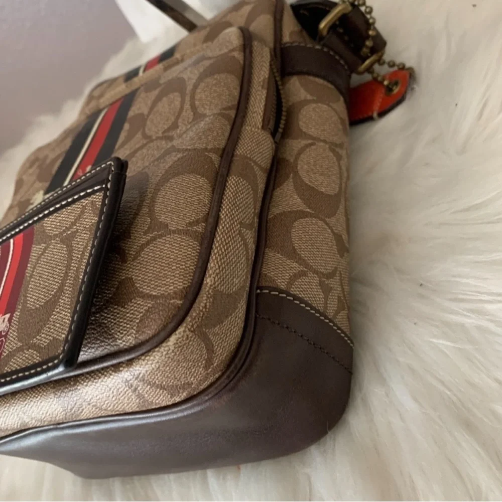 Coach elegant messenger