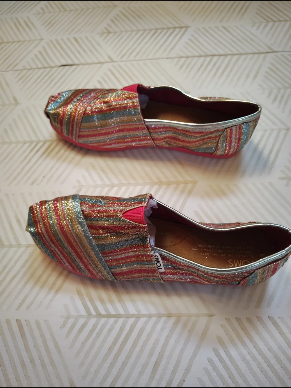 TOMS Youth Multi-Color Glitter Stripe Slip-On Flats 6‎