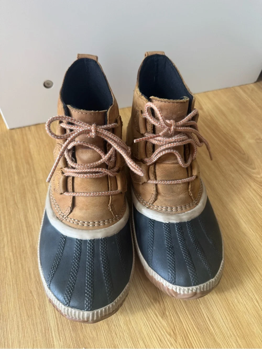 Sorel sturdy lace