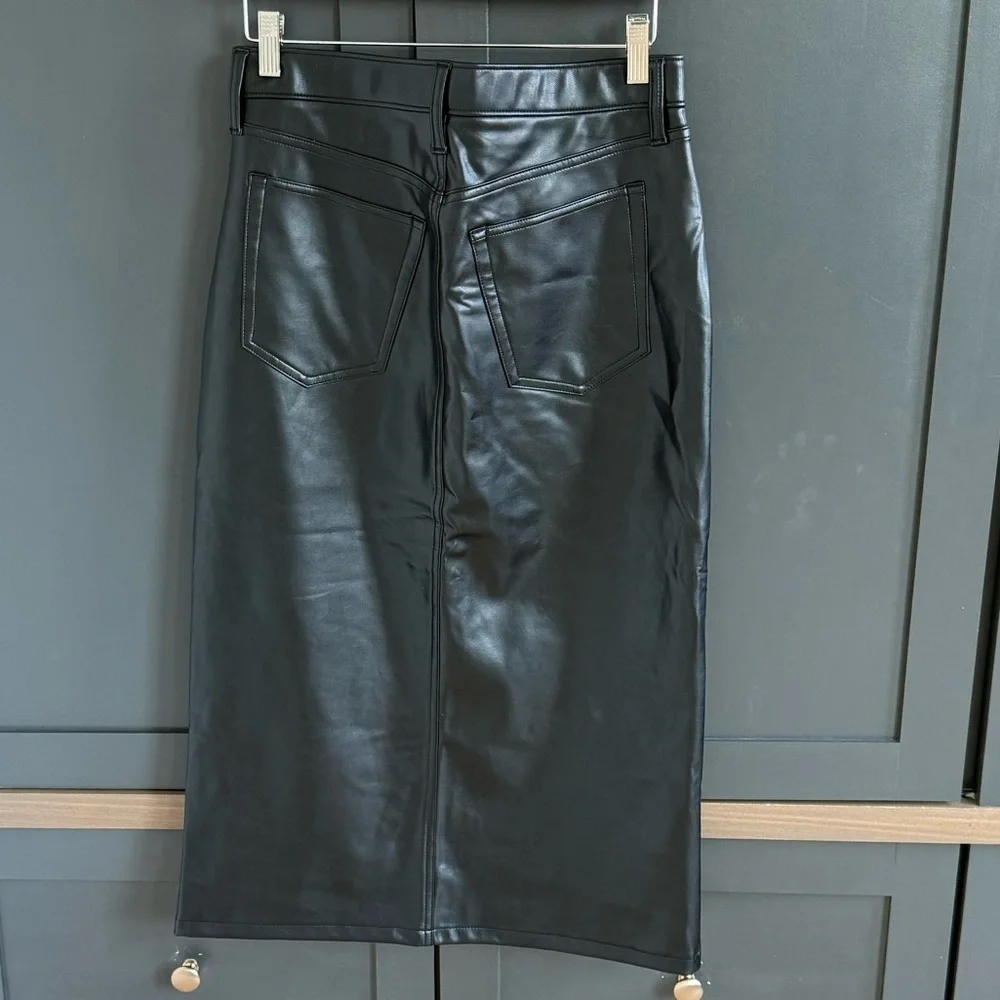 Abercrombie & Fitch sleek black