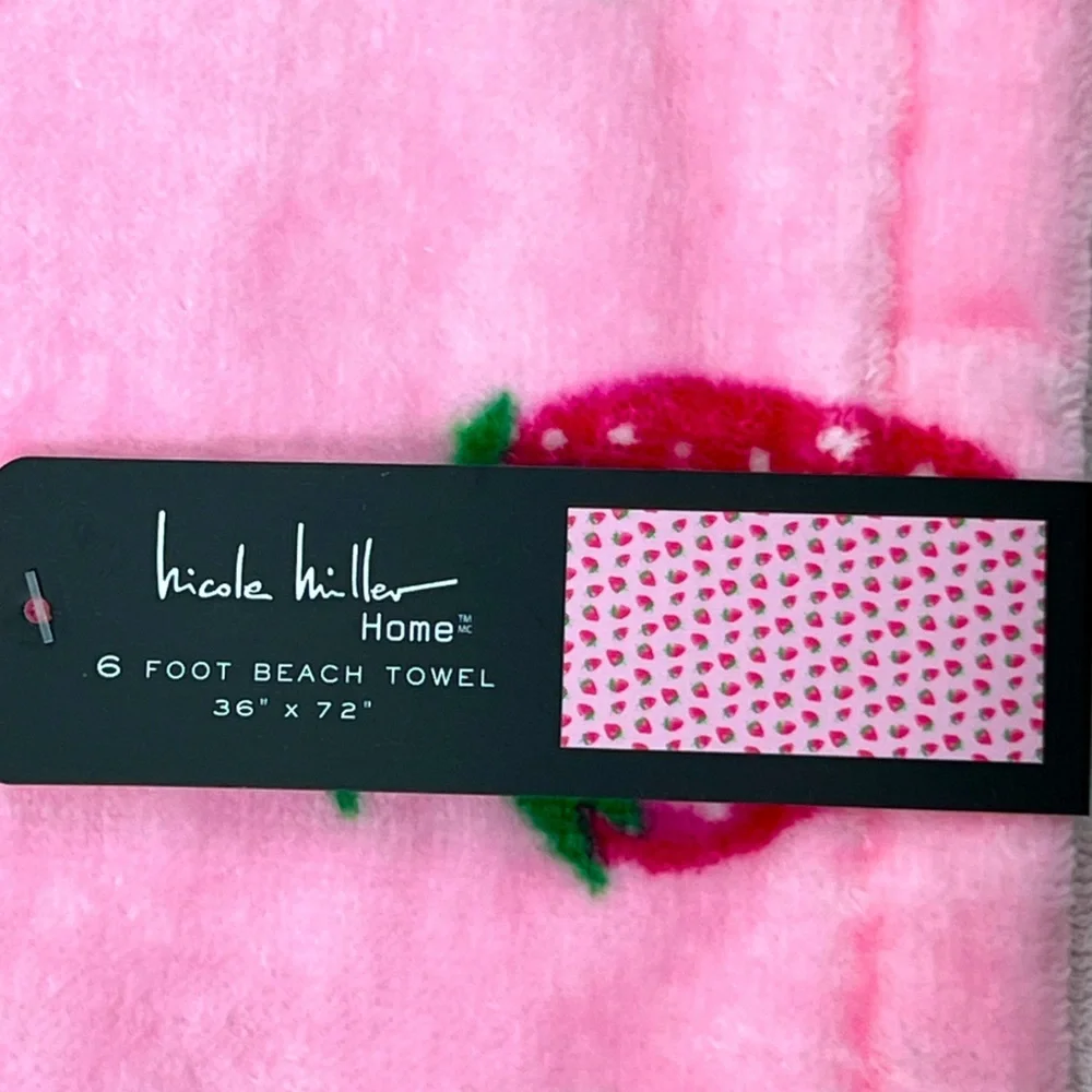Nicole Miller - ‘Pink Strawberries’ Oversized Designer Beach Towel. NWT Firm!