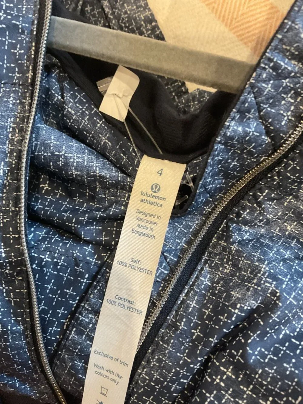 lululemon Sleeveless Zip-Front Hooded Vest | Navy Blue Star Print | Black Ribbon
