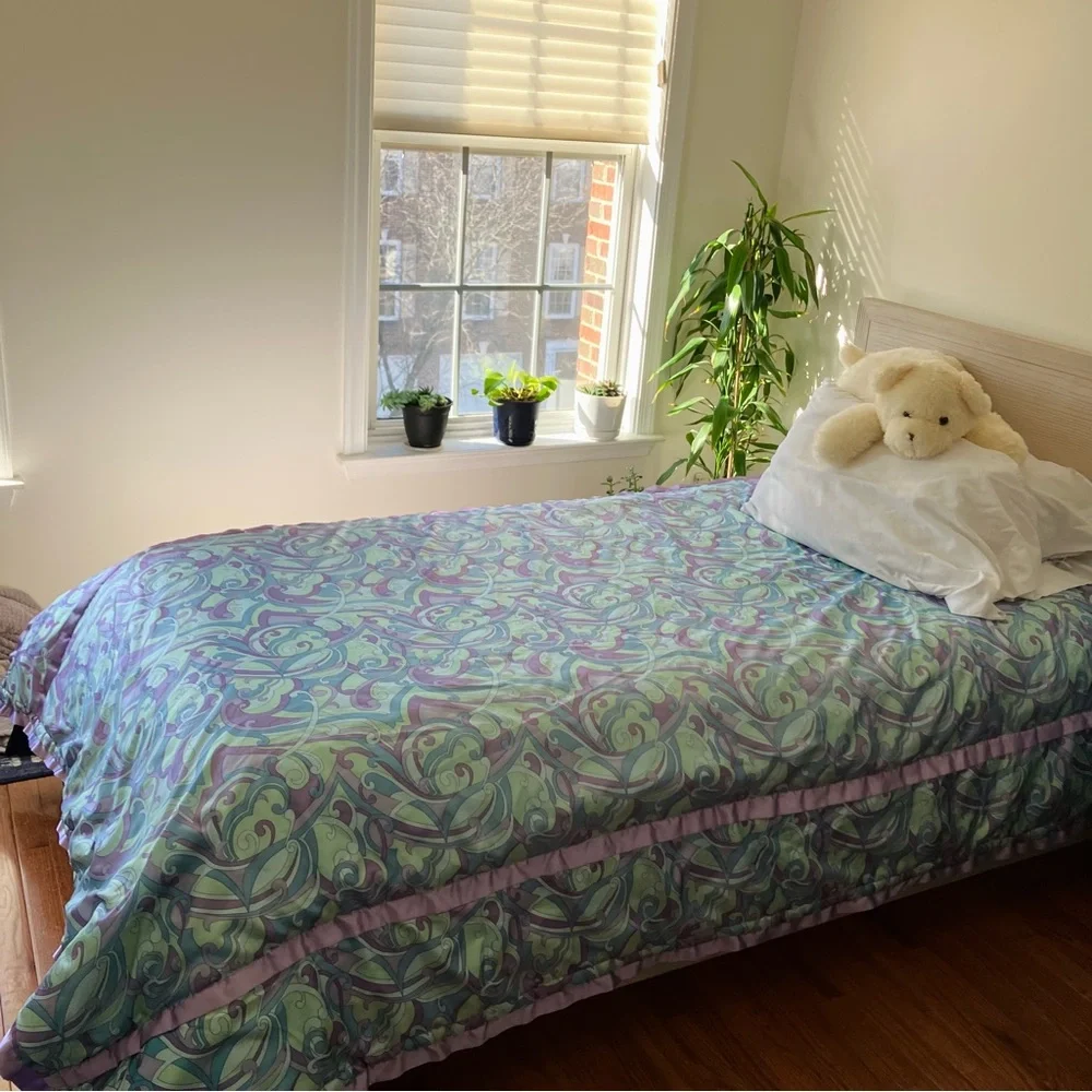 Kohl’s Silky Green Purple Blue Swirl Twin Bed Comforter