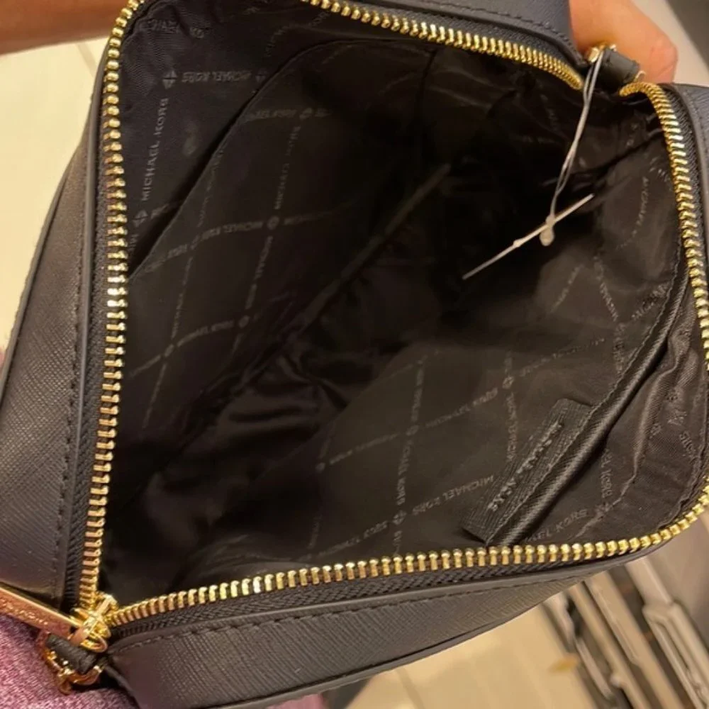Michael Kors Jet Set Item Large East West Zip Crossbody Leather Black