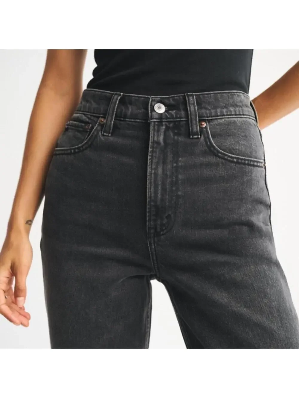 Abercrombie & Fitch size 29”