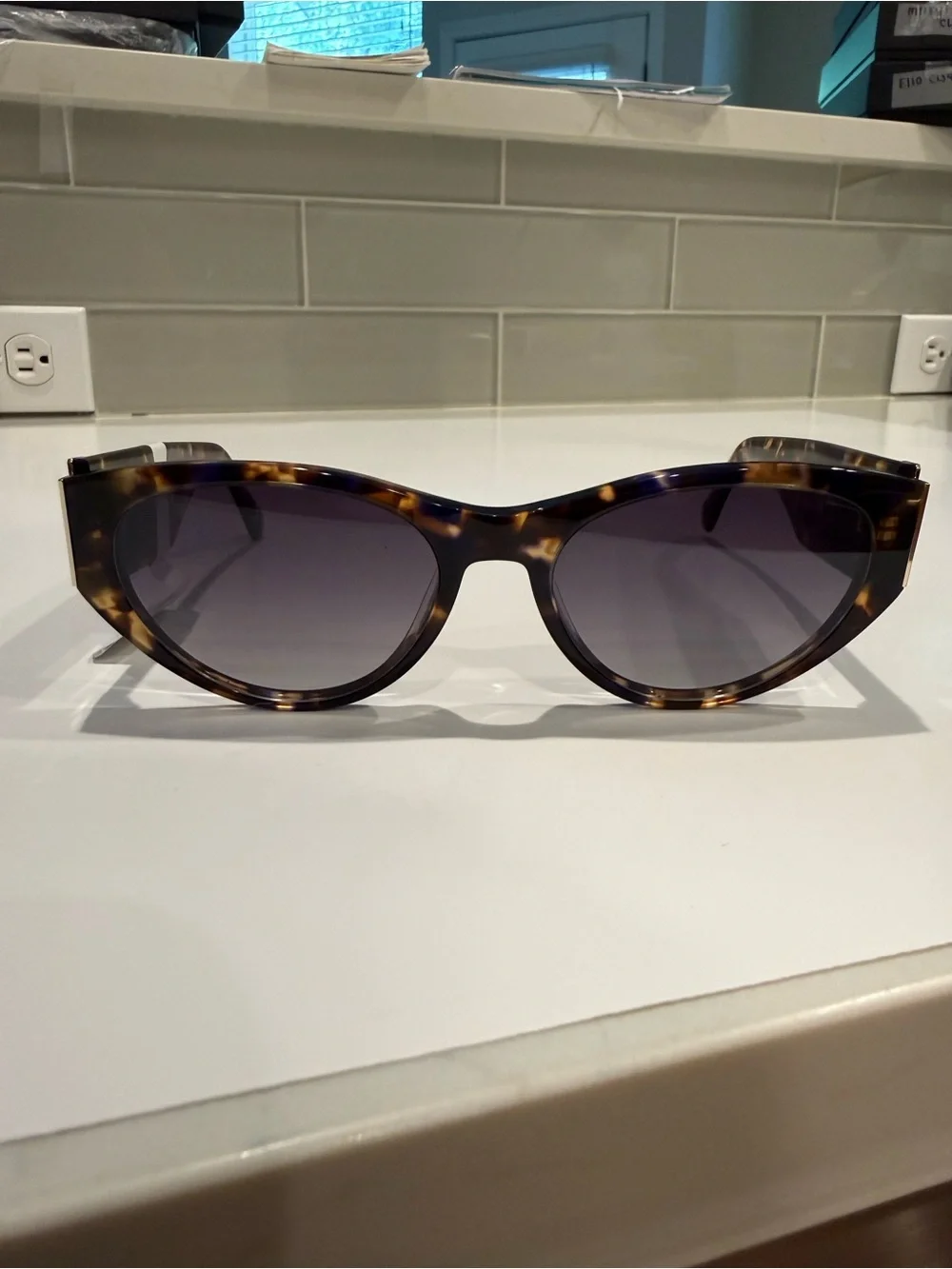 Carolina Lemke unisex these