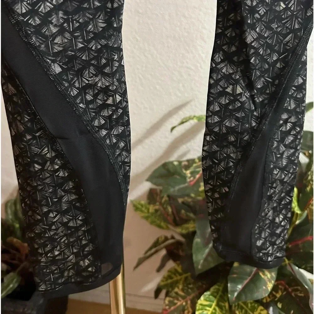 Lululemon Athletica leggings size 4