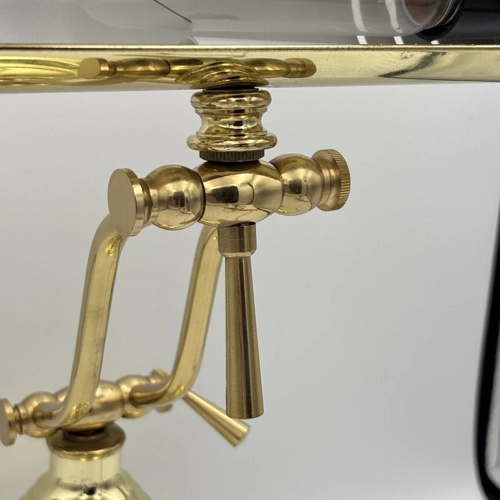 Underwriters Laboratories shows lamp