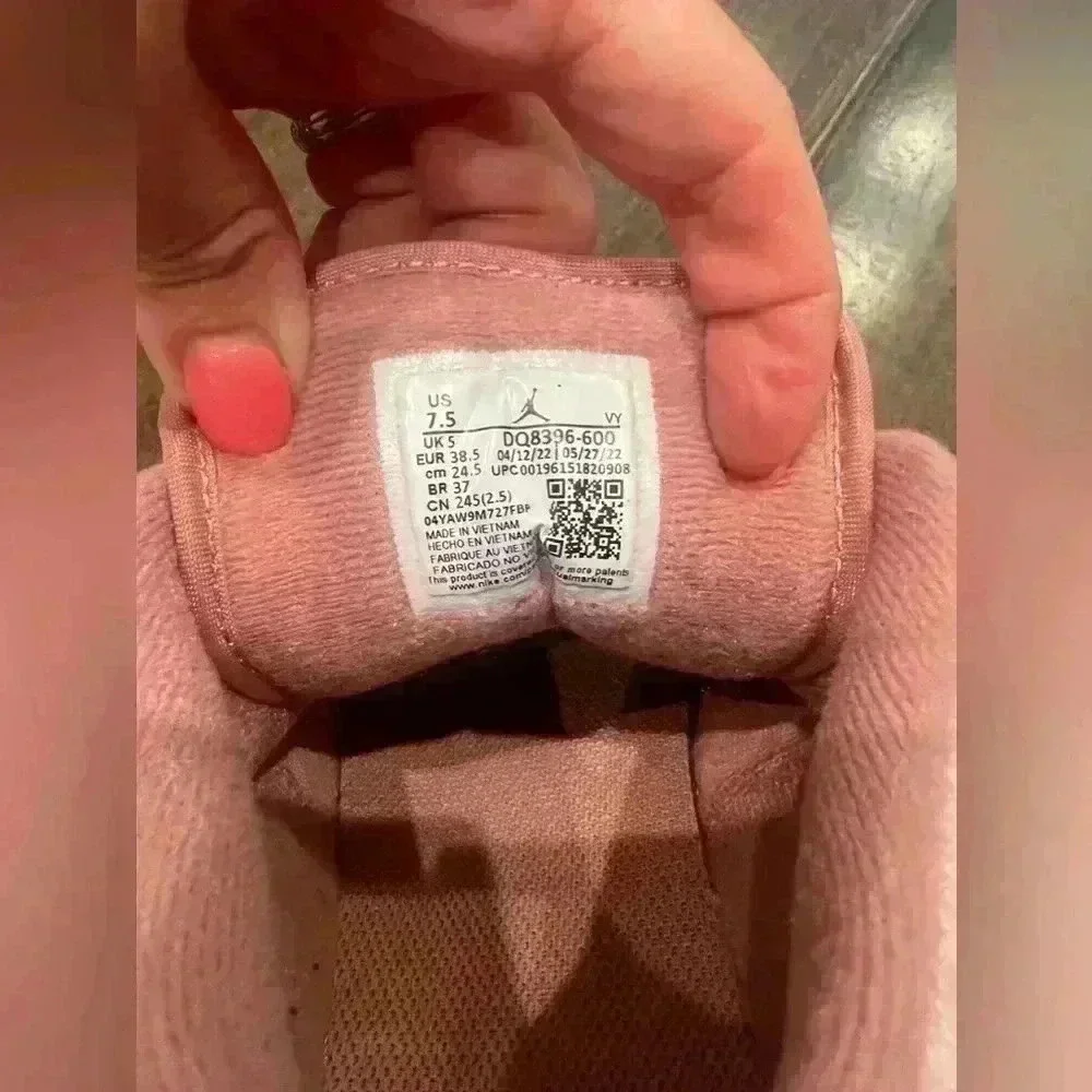 Nike worn twice
