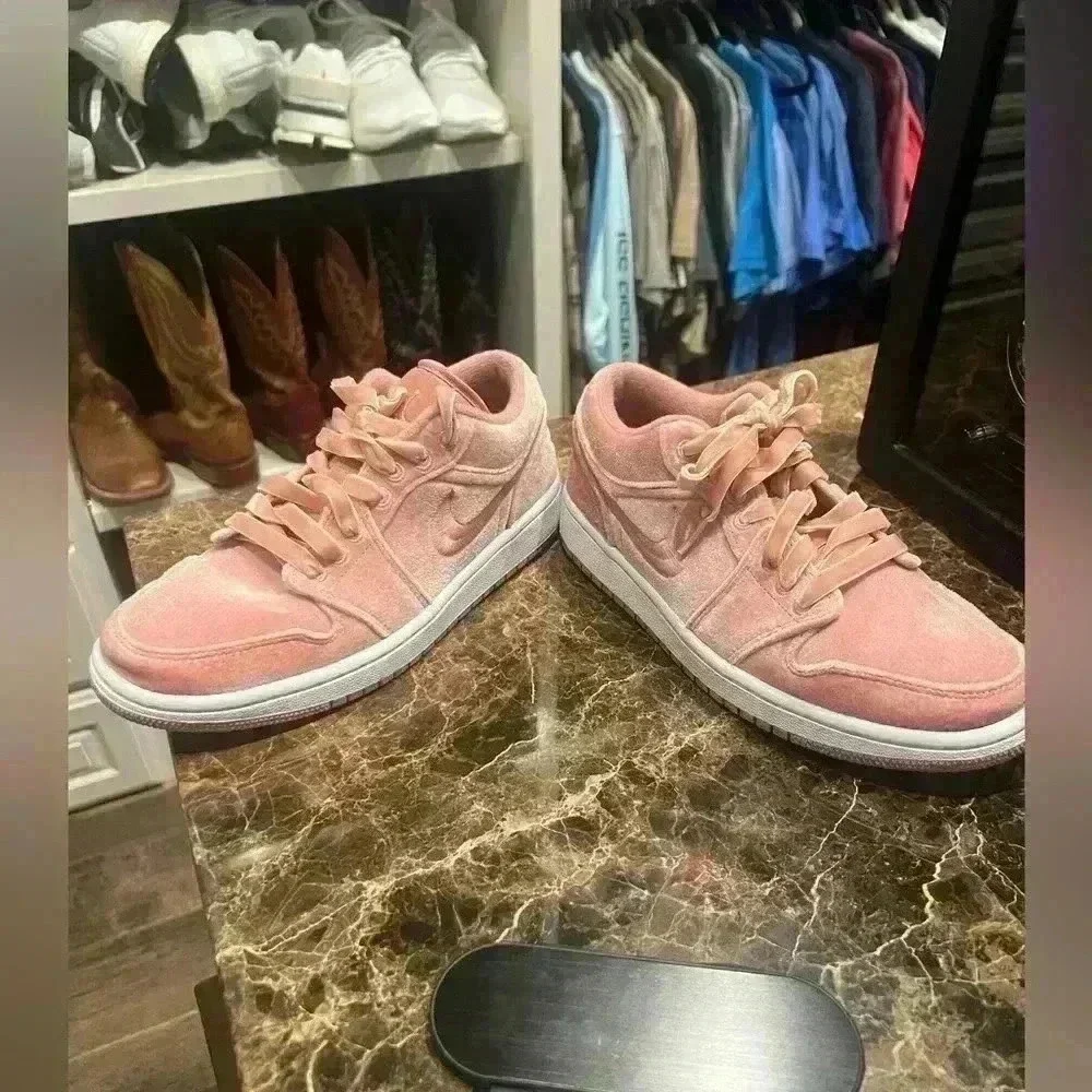 Nike worn twice