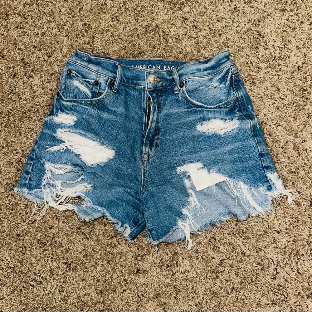American Eagle Outfitters stylish distressed